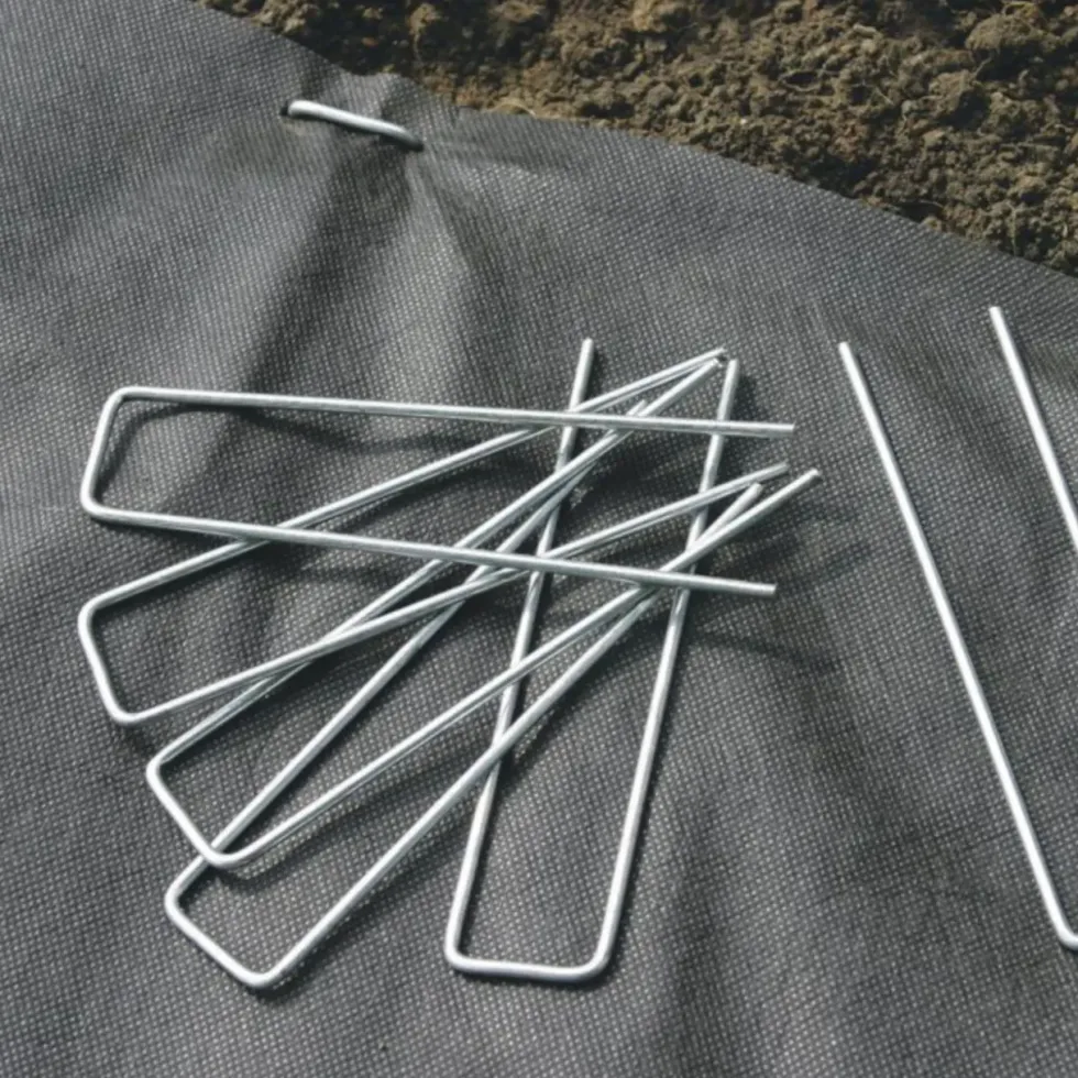 Agrafes de fixation métalliques coloris gris 17x3,5 cm