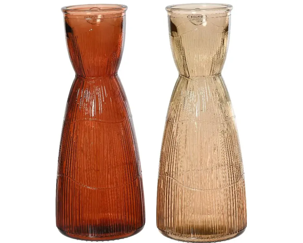 Carafe colorée en verre recyclé strié - Ø 10 x H 25 cm