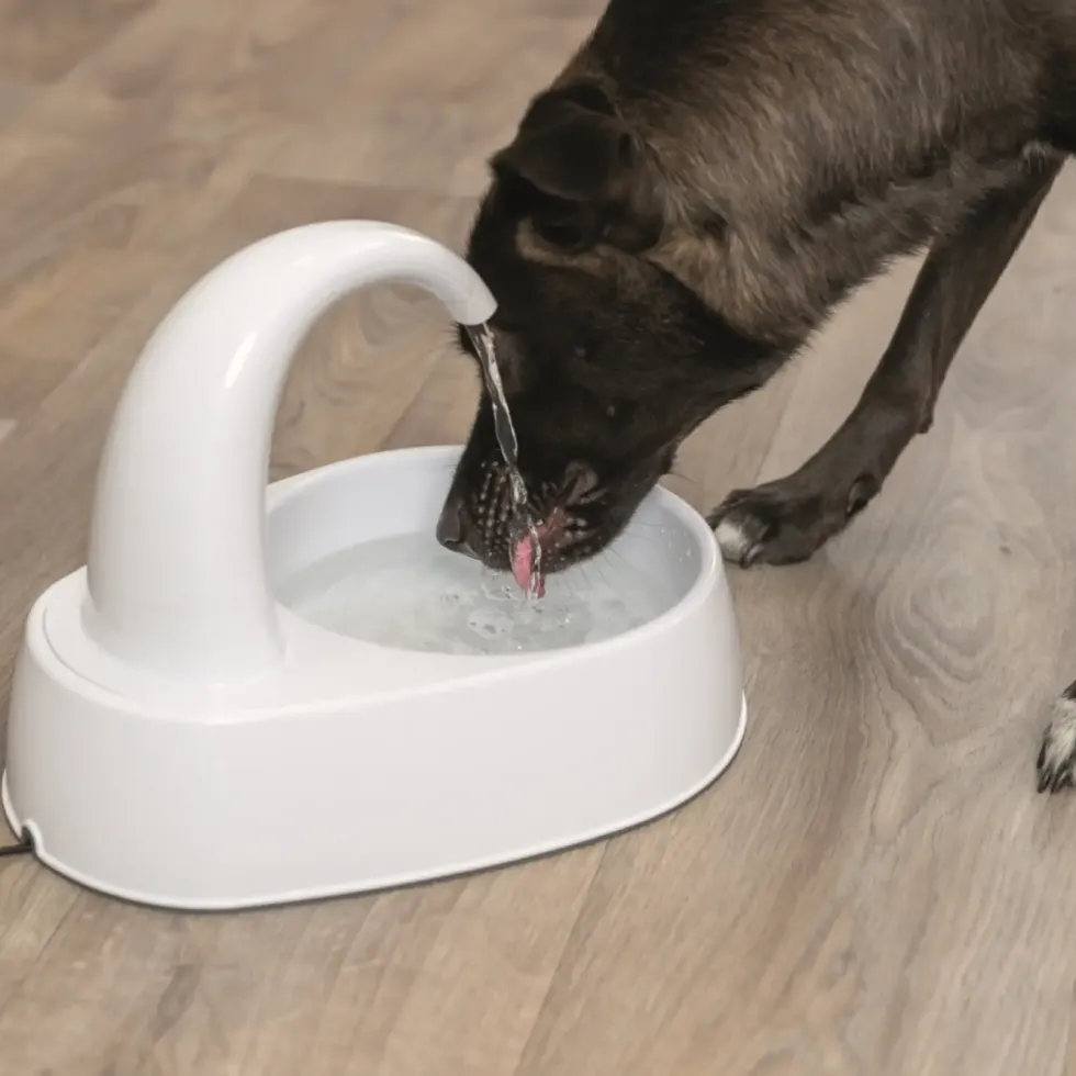 Fontaine à eau blanche pour chat Trixie Curved Stream - 2,5 L