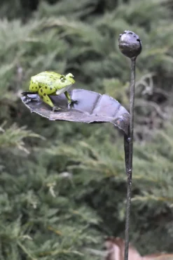 Grenouille décorative pour extérieur coloris vert en métal recyclé - 105 cm