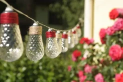 Guirlande Beebop à suspendre 10 LED facettes coloris beige en corde naturelle - 180 cm
