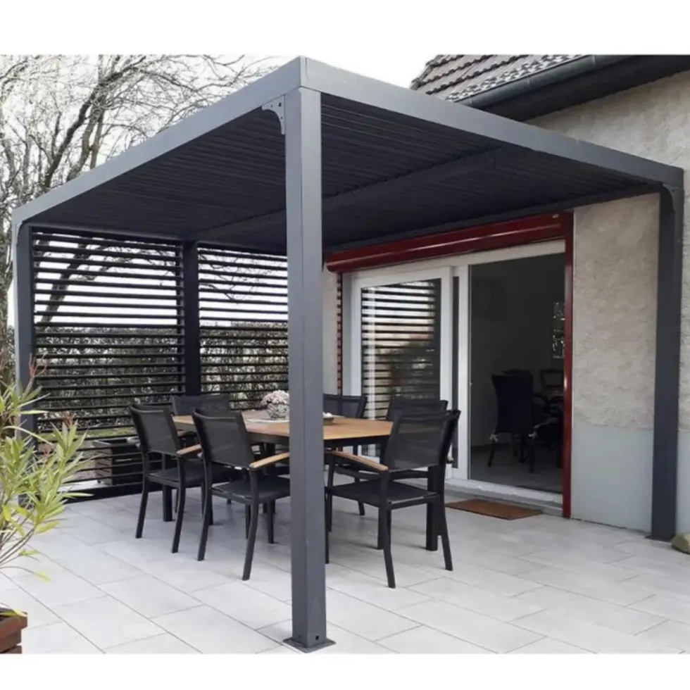 Pergola bioclimatique coloris gris en aluminium - 3,6 x 3 m