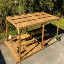 Pergola coloris beige en bois traité très haute température - 3,41 x 6,14 m