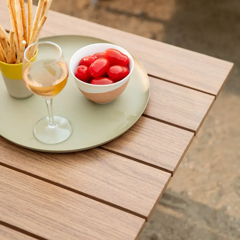 Salon de jardin en aluminium coloris beige Milly - 4 éléments (canapé, table basse et deux fauteuils)