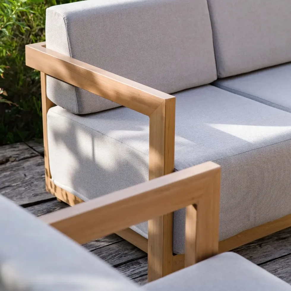 Salon de jardin en aluminium effet bois et coton coloris gris Cannes - 4 éléments (canapé, table basse et deux fauteuils)