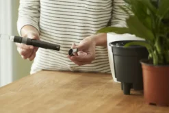 Self-watering insert d’arrosage automatique living noir Elho - 24 cm