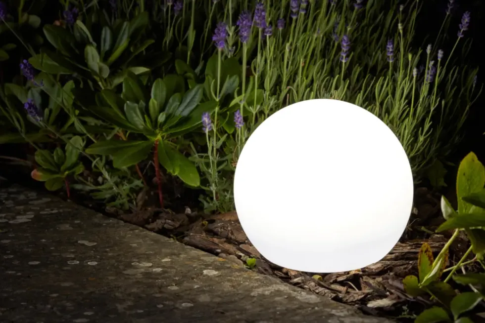 Sphère pour jardin couleurs changeantes coloris multicolore effet blanc froid en plastique Smartgarden - 23 x 25 x 25 cm