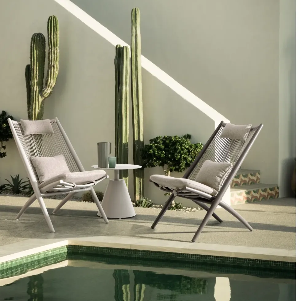 Table basse coloris sable en aluminium Bizzotto Aloha - Ø 50 x 49,5 cm