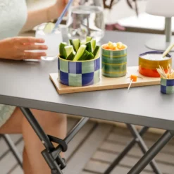 Table de jardin pliante Clivia coloris gris en acier - 70 x 70 x 71 cm